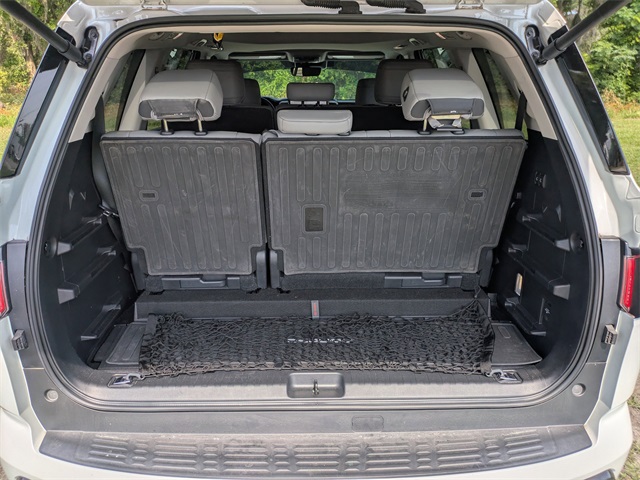 Vehicle image 13 of 36