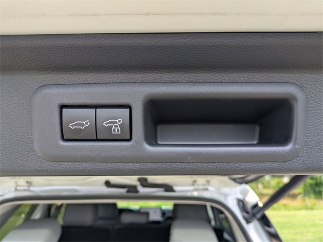 Vehicle image 14 of 36