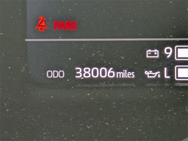 Vehicle image 34 of 36