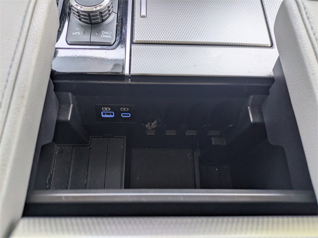 Vehicle image 28 of 36
