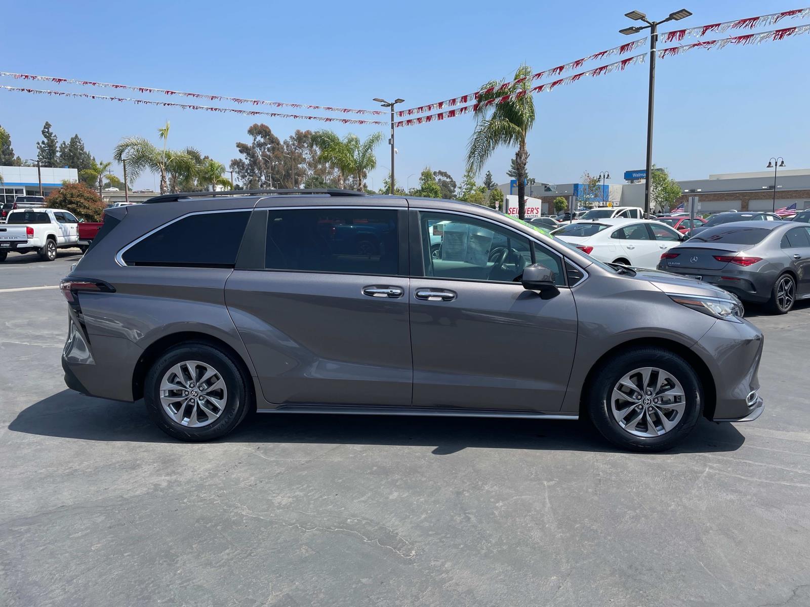 Vehicle image 4 of 30