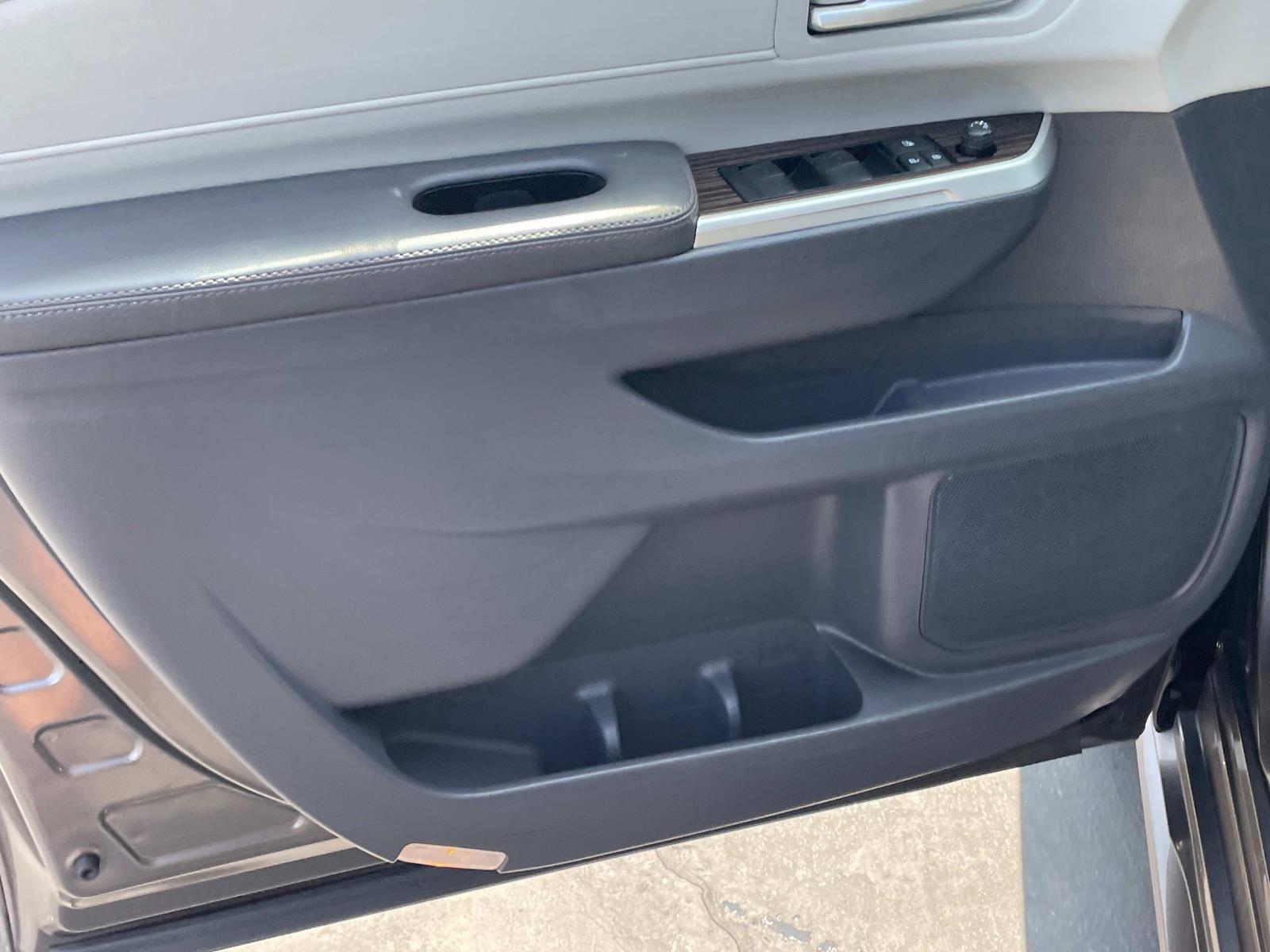 Vehicle image 20 of 30