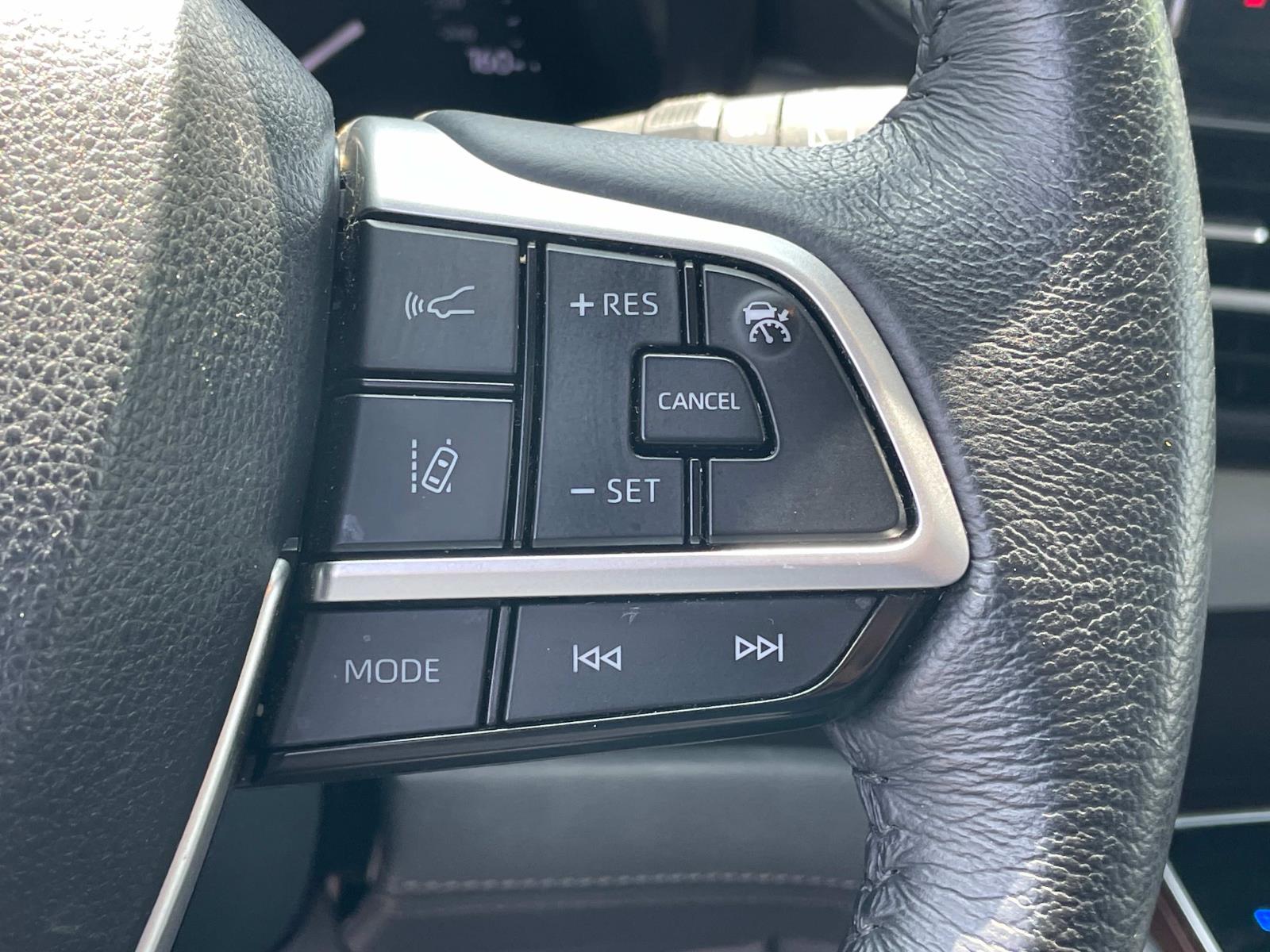 Vehicle image 12 of 30