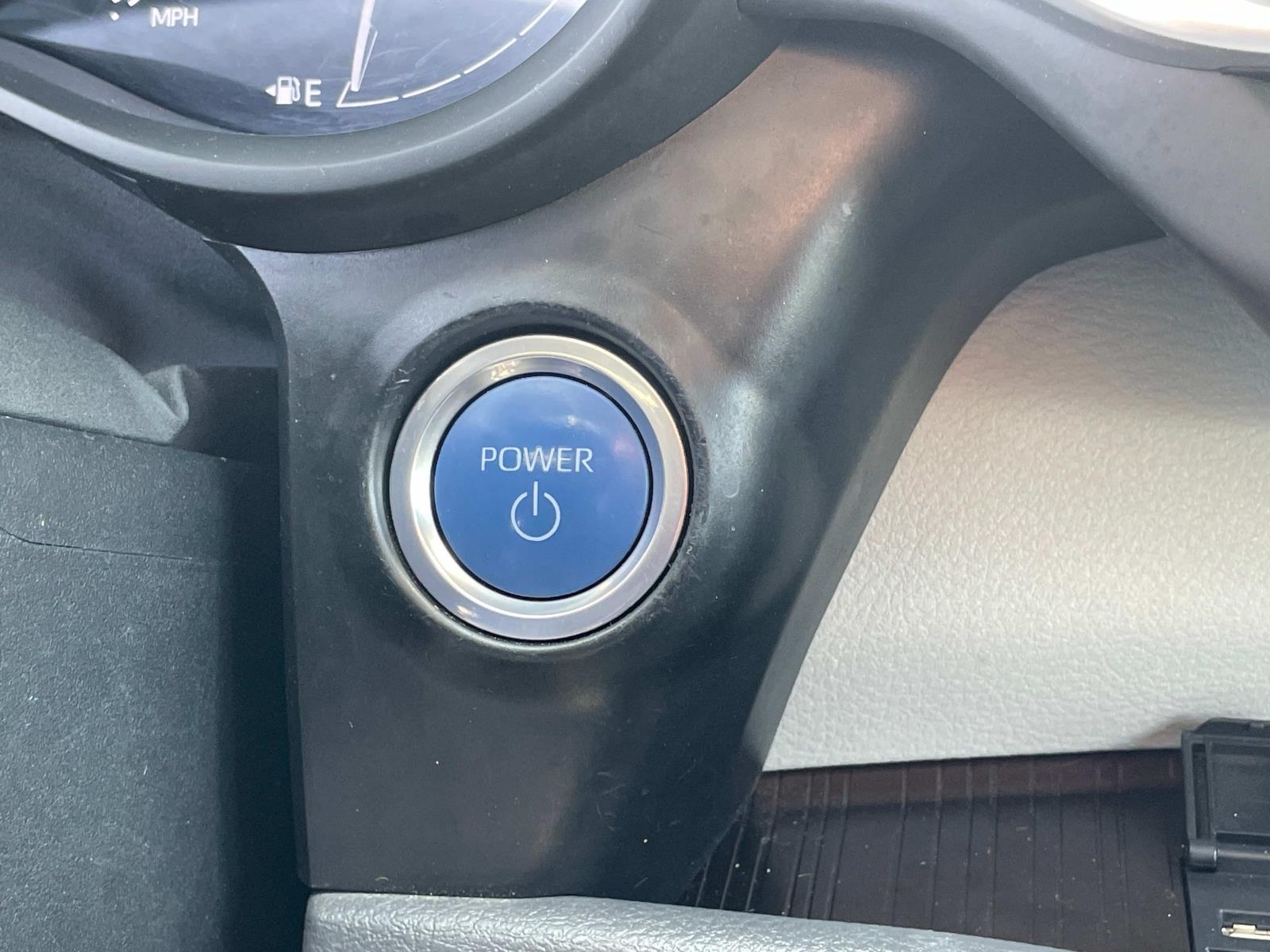 Vehicle image 19 of 30