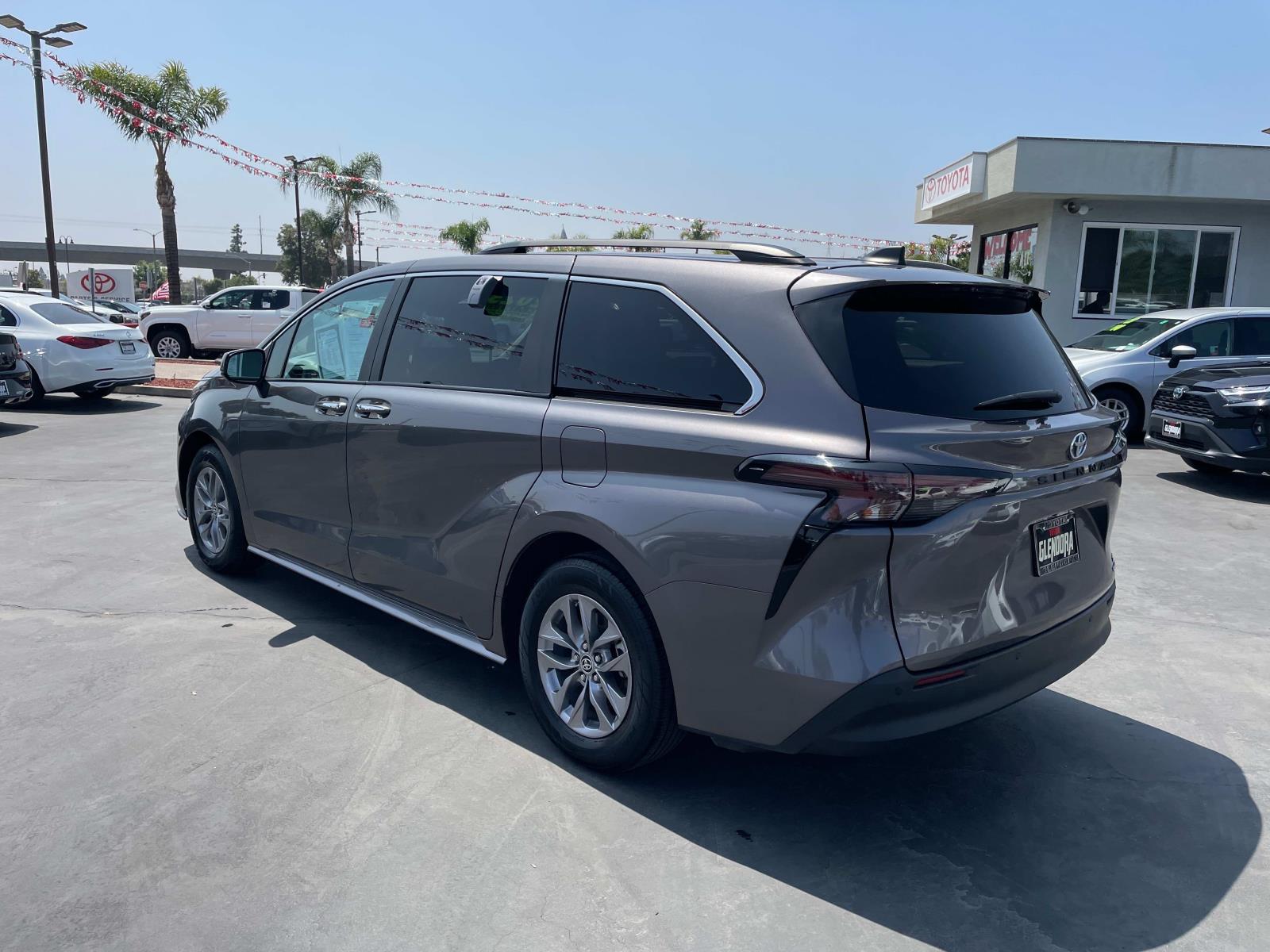 Vehicle image 7 of 30