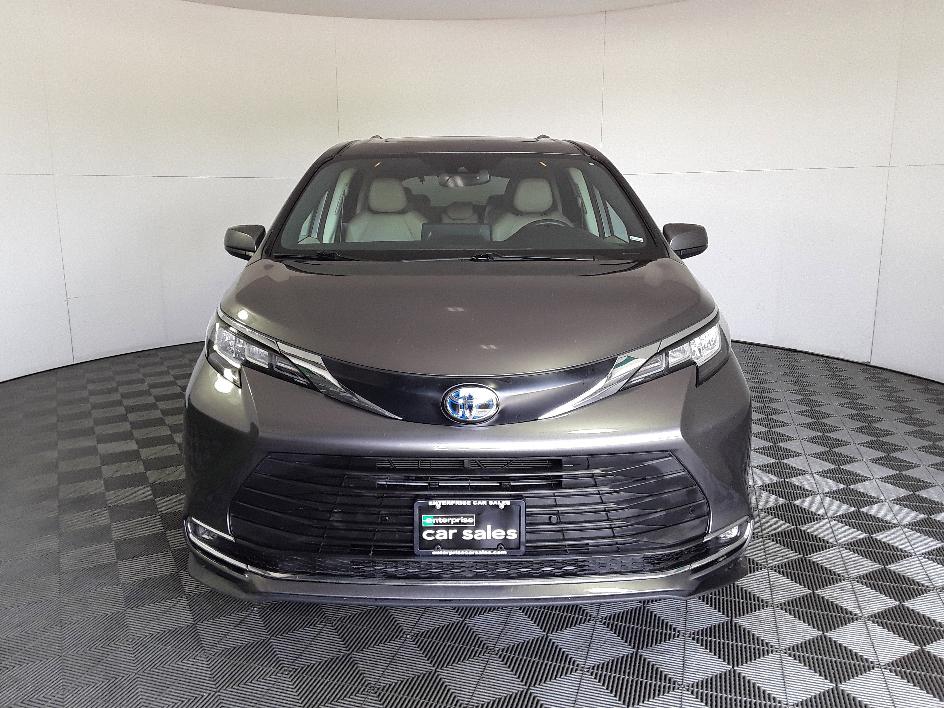 Vehicle image 3 of 22