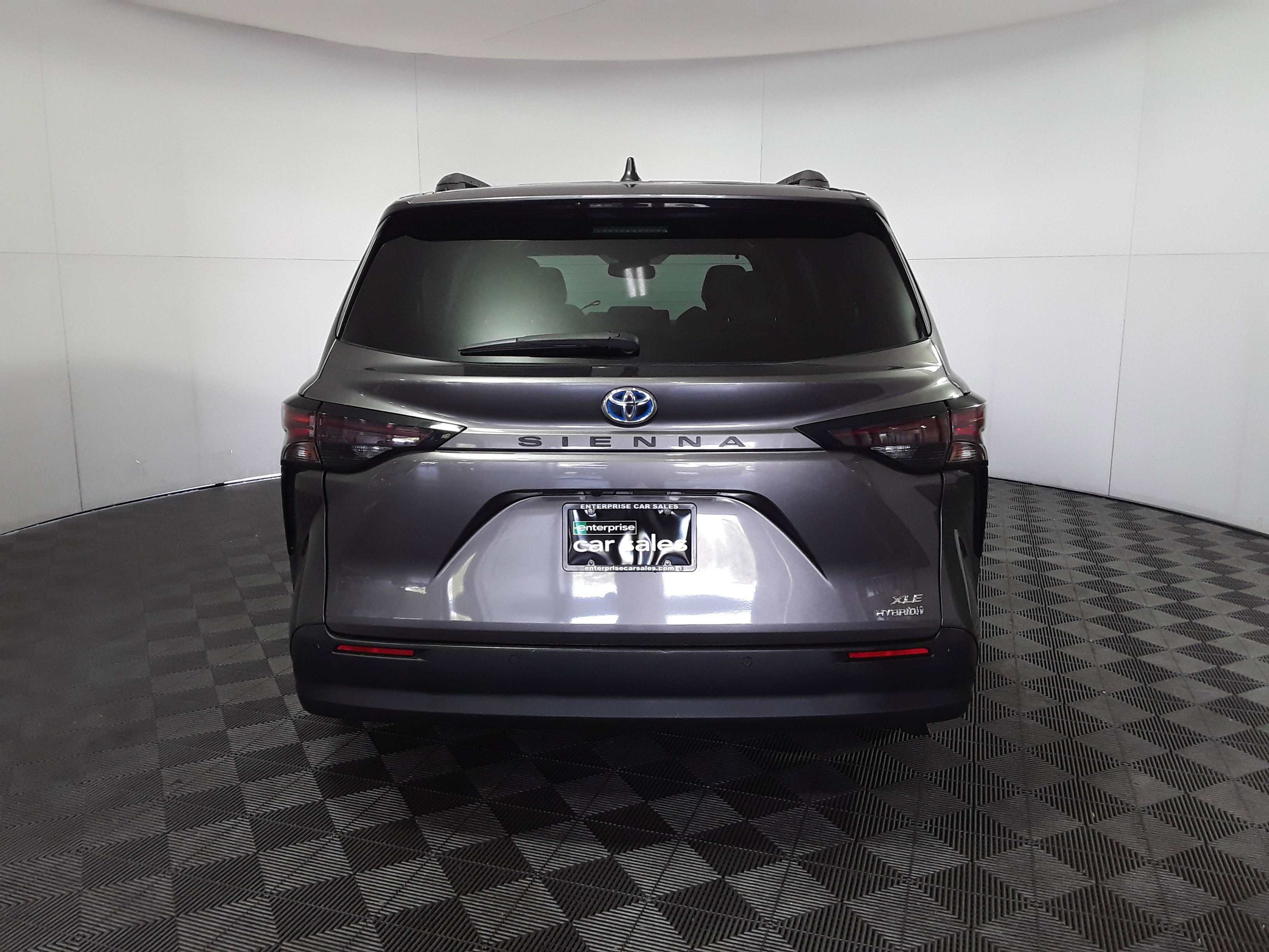 Vehicle image 8 of 22