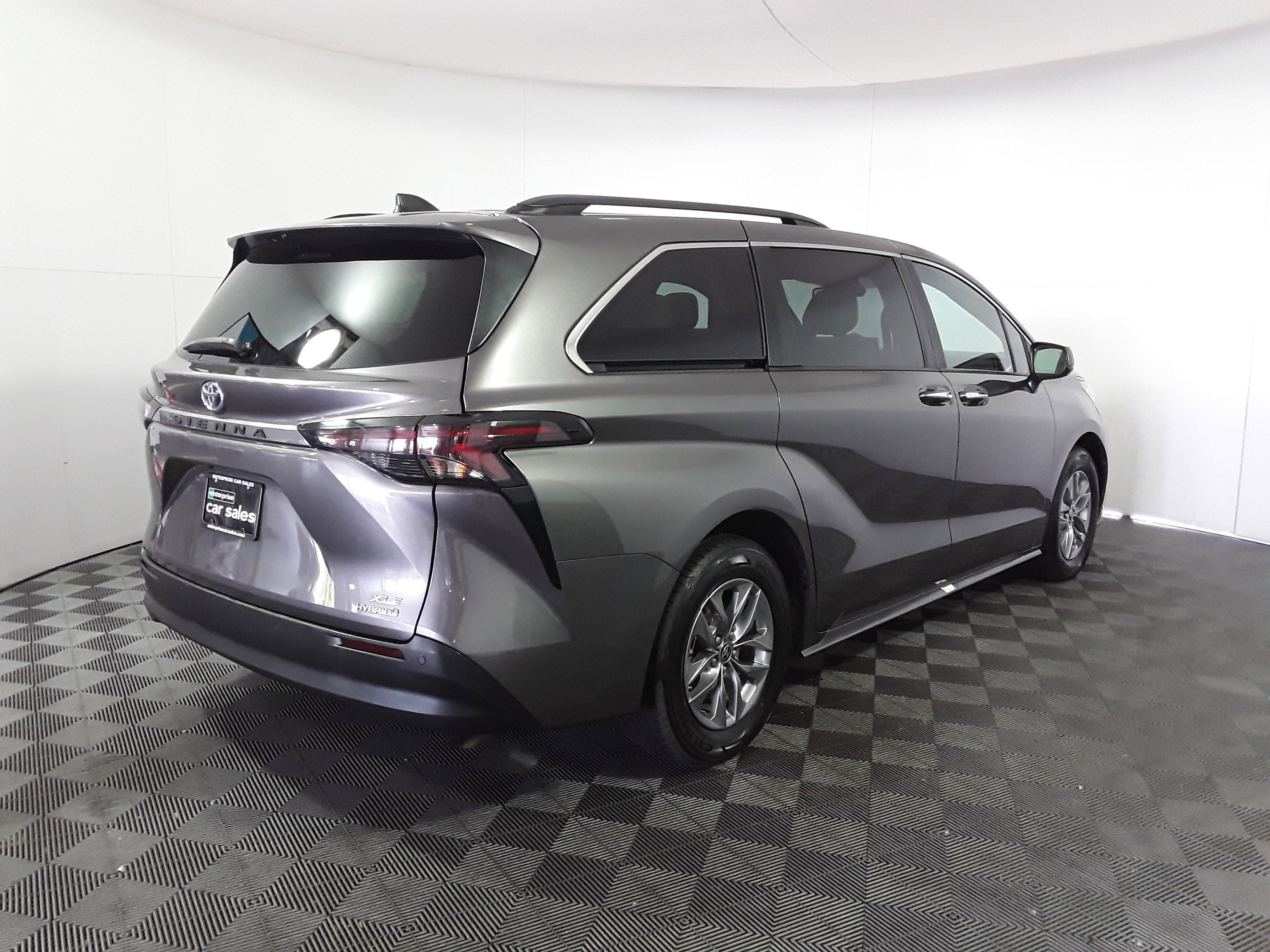 Vehicle image 6 of 22
