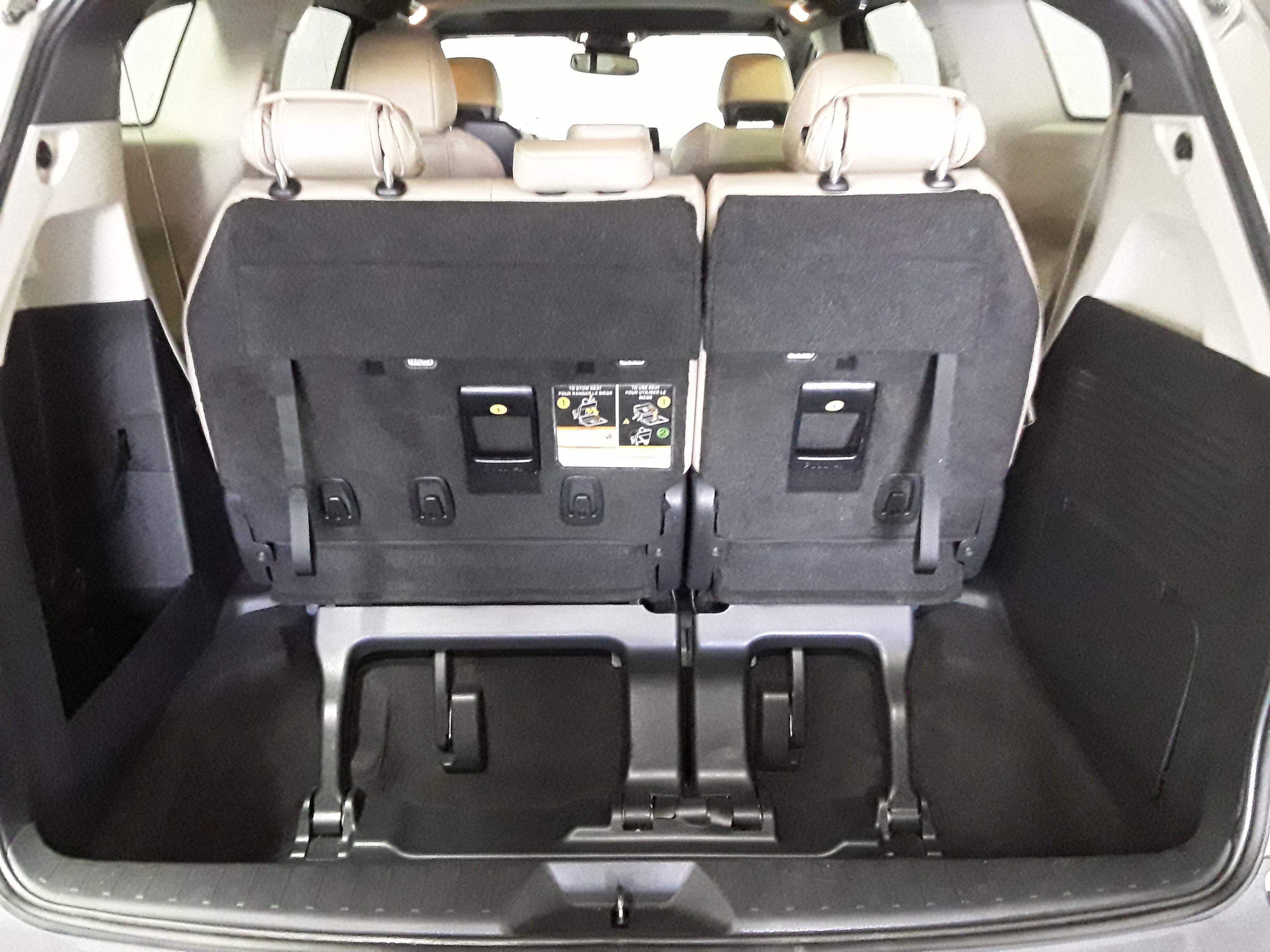 Vehicle image 11 of 22