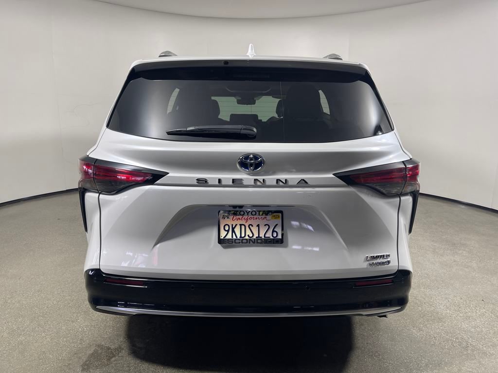 Vehicle image 6 of 30