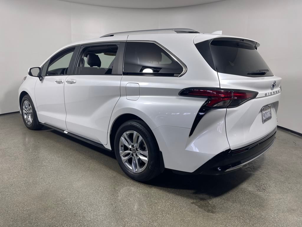 Vehicle image 7 of 30