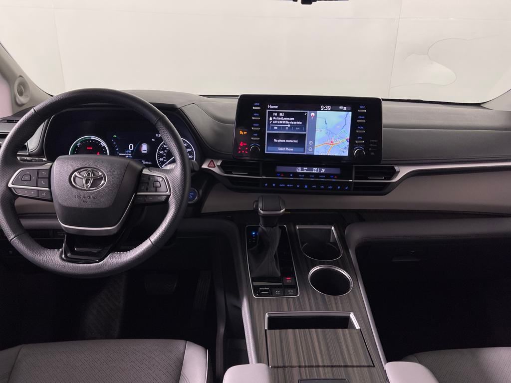 Vehicle image 14 of 30