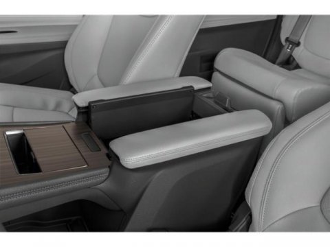 Vehicle image 17 of 19