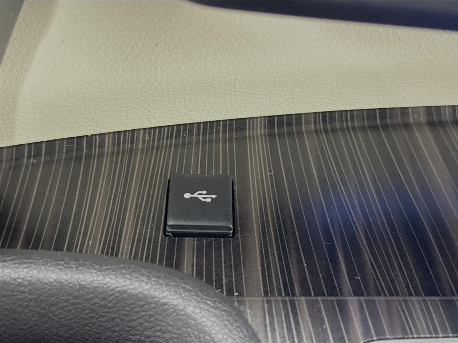 Vehicle image 31 of 54