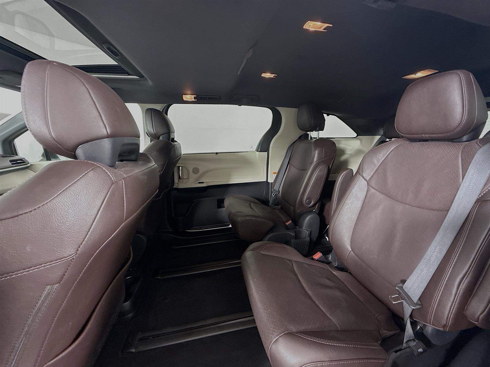 Vehicle image 39 of 54