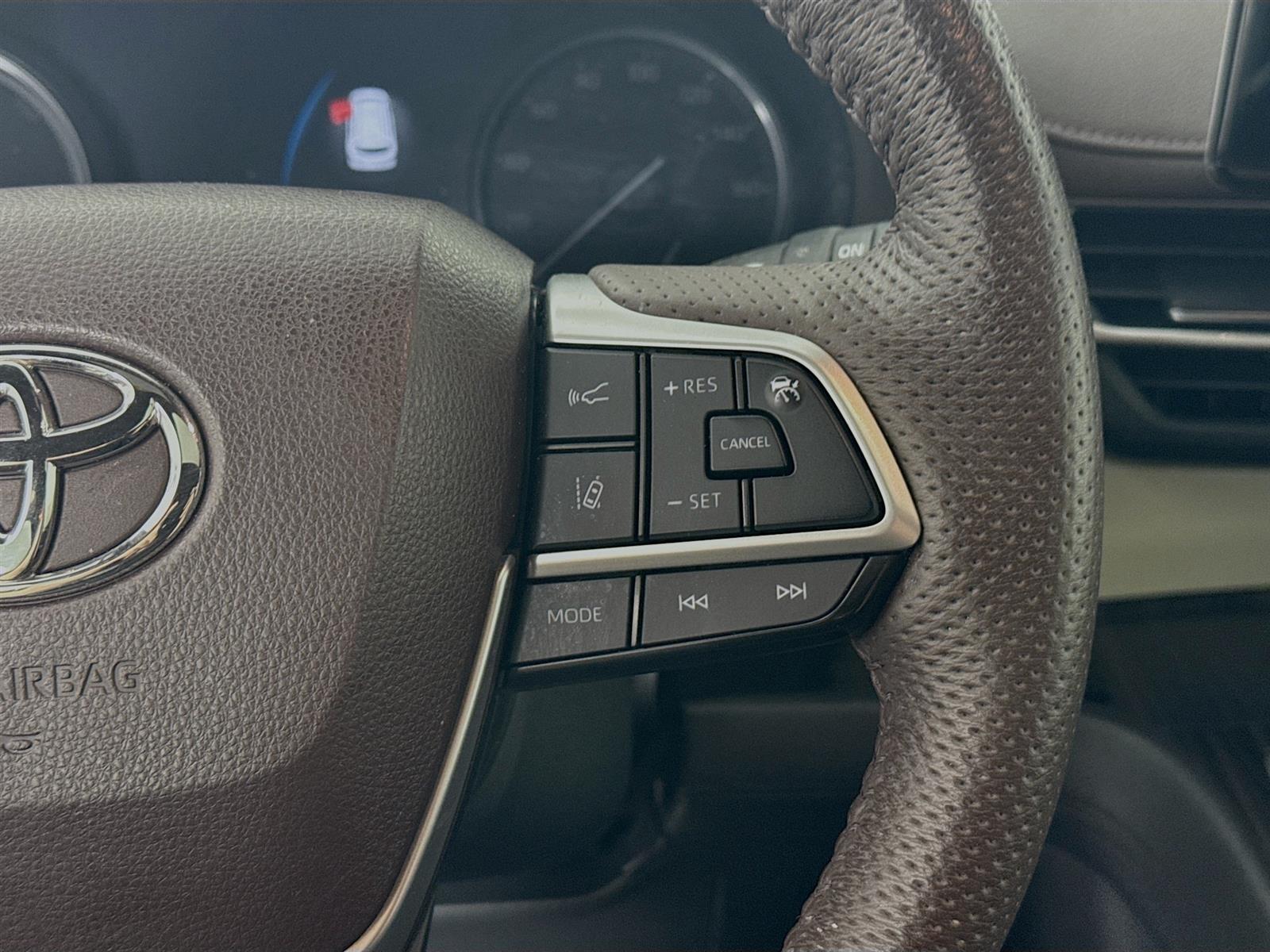 Vehicle image 20 of 54