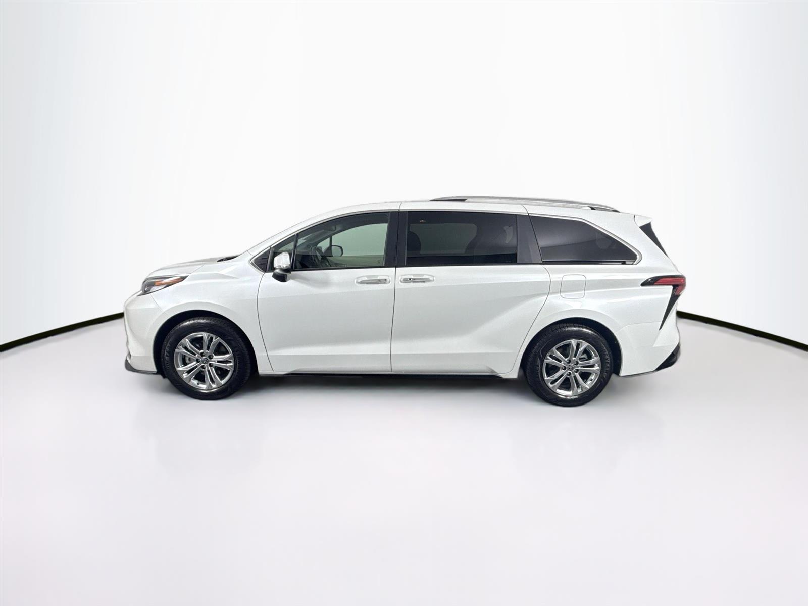 Vehicle image 9 of 54