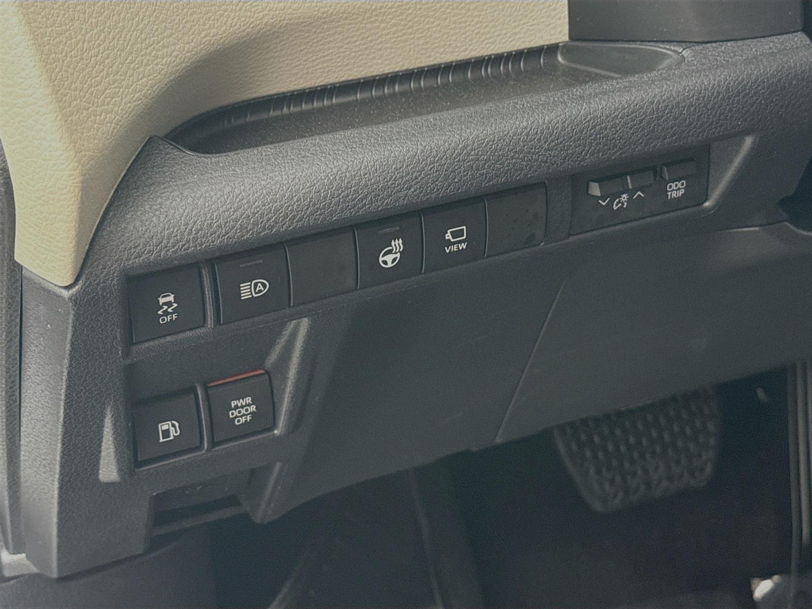 Vehicle image 16 of 54