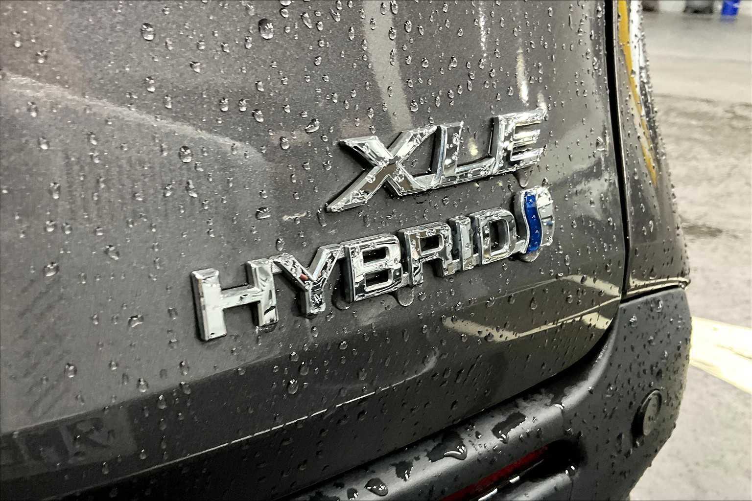 Vehicle image 11 of 32