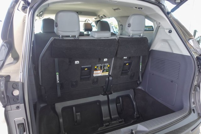 Vehicle image 25 of 26