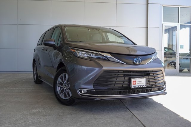 Vehicle image 2 of 26