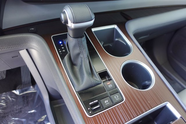 Vehicle image 18 of 26