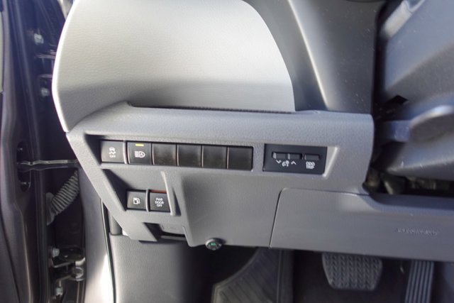 Vehicle image 12 of 26