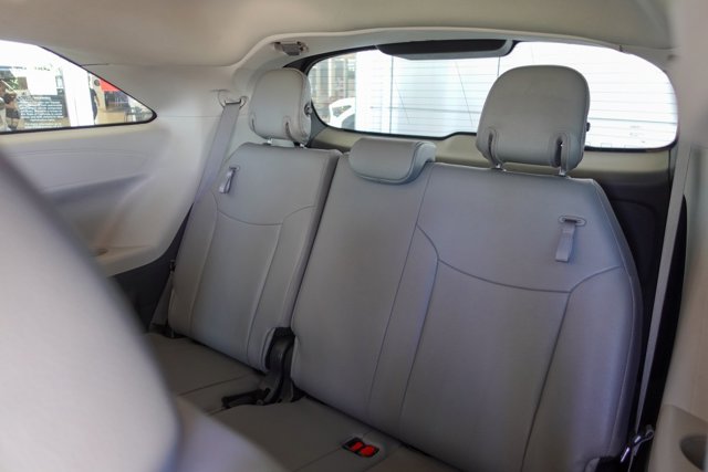 Vehicle image 22 of 26