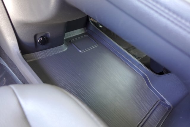 Vehicle image 20 of 26