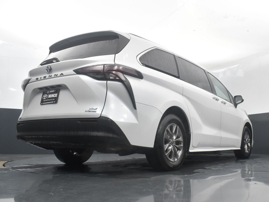 Vehicle image 23 of 61