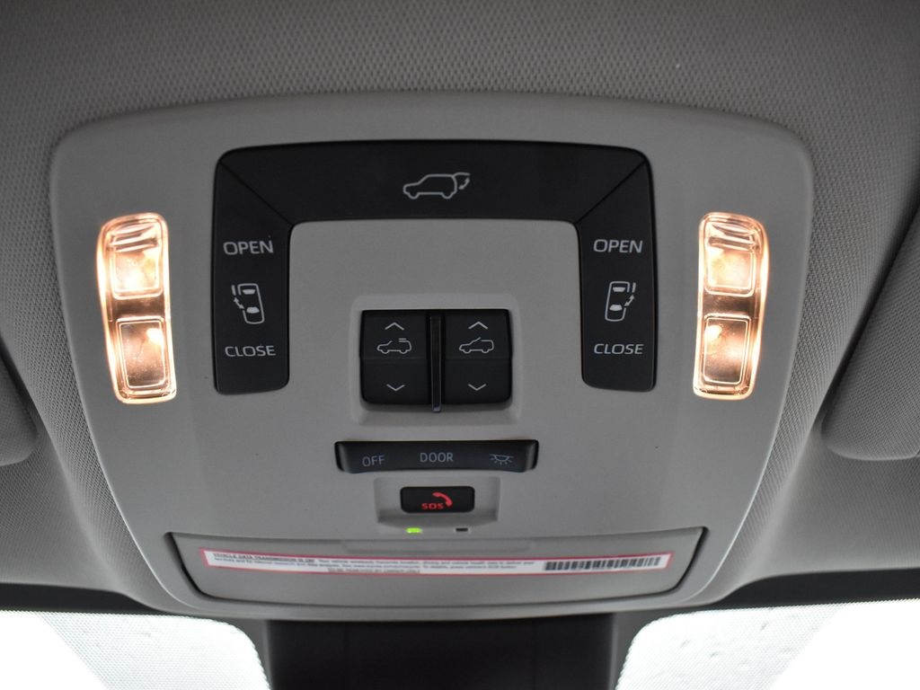 Vehicle image 46 of 61
