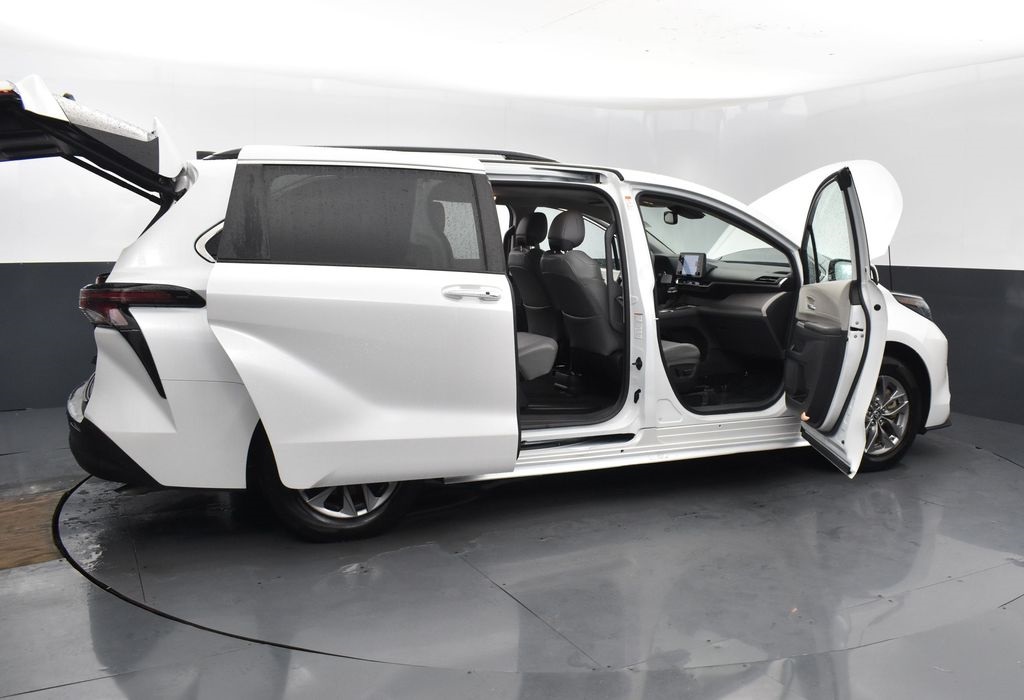 Vehicle image 60 of 61