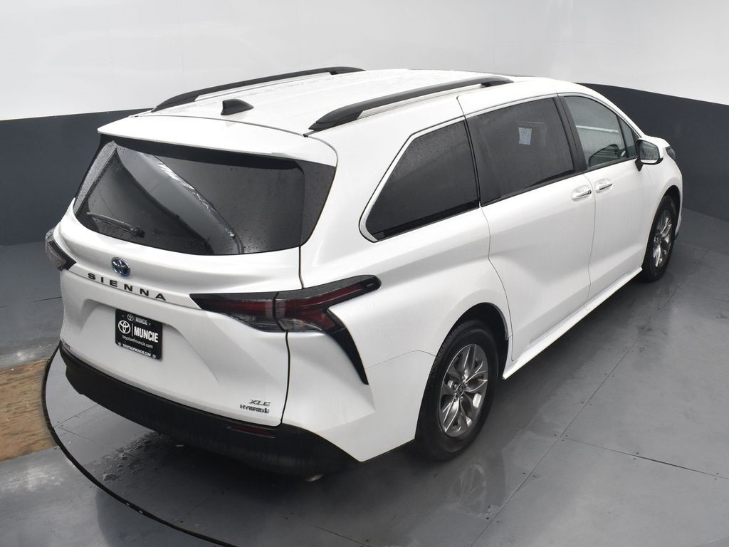 Vehicle image 16 of 61