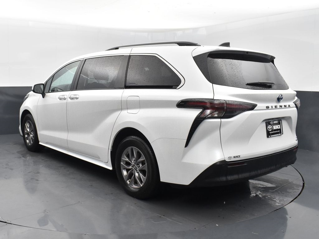 Vehicle image 19 of 61