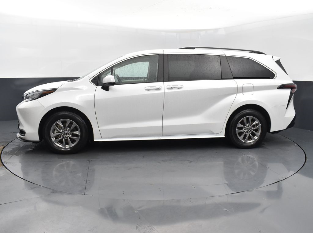 Vehicle image 24 of 61