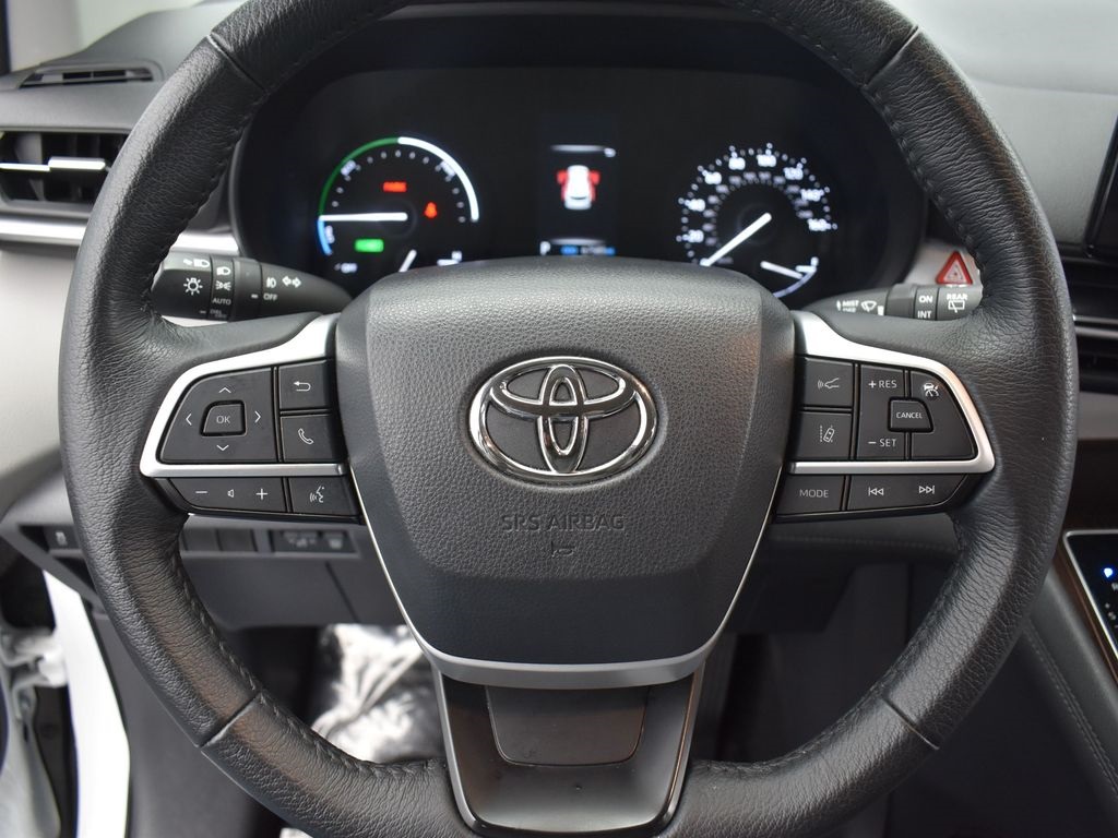 Vehicle image 35 of 61