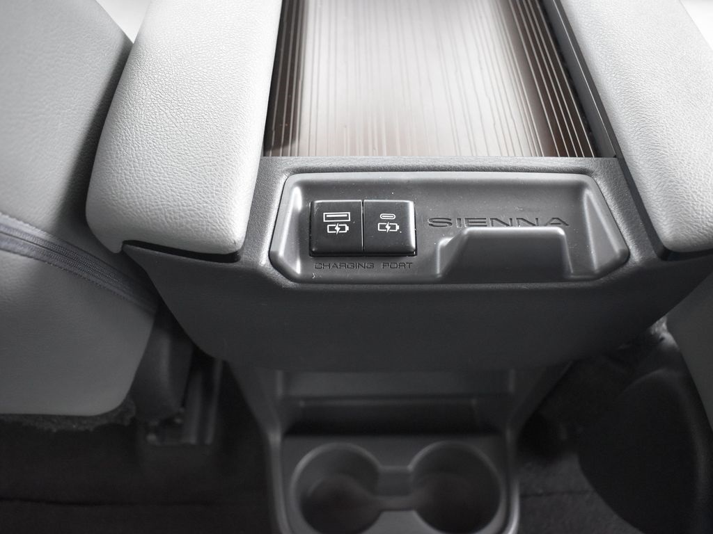 Vehicle image 52 of 61