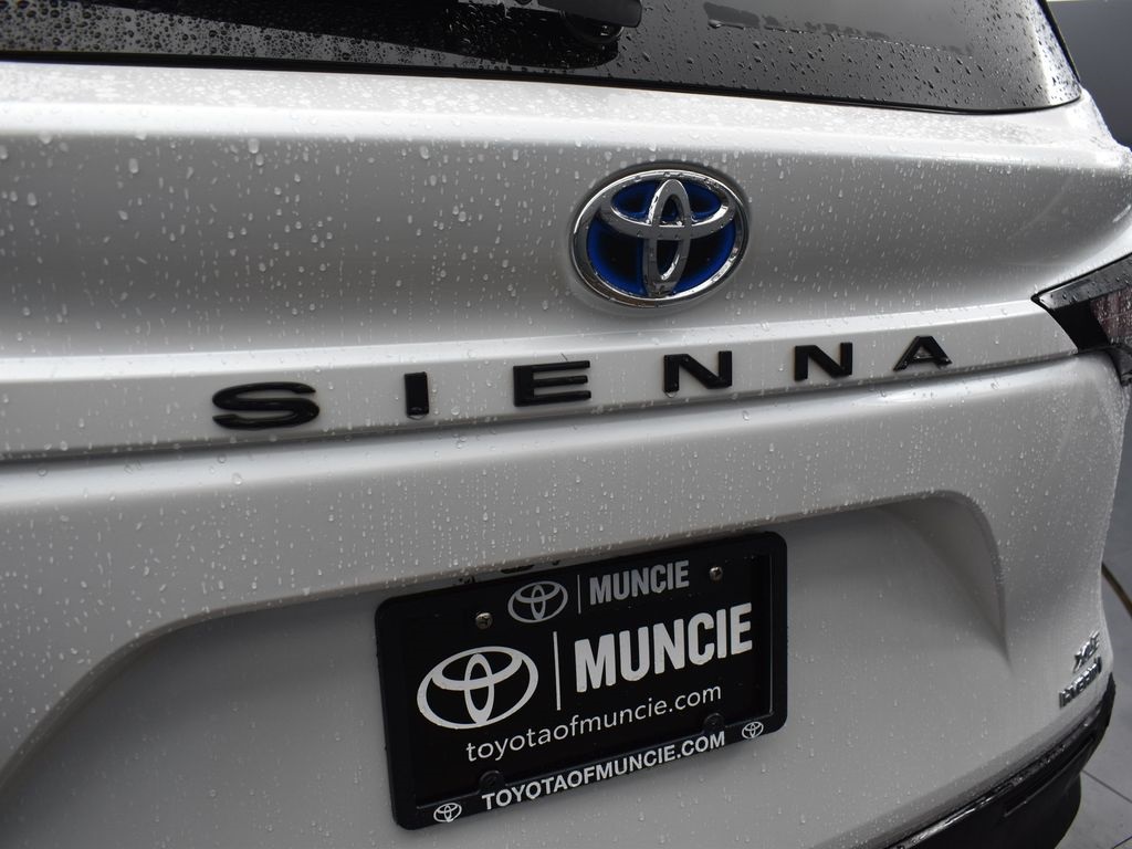 Vehicle image 31 of 61