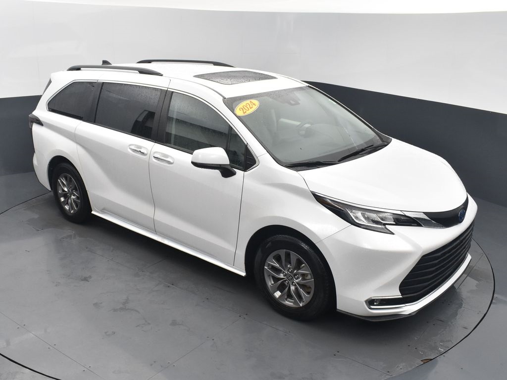 Vehicle image 7 of 61