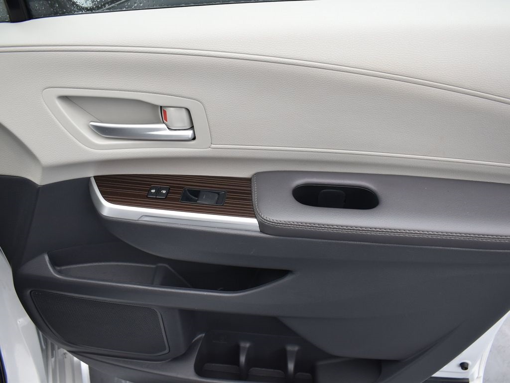 Vehicle image 48 of 61