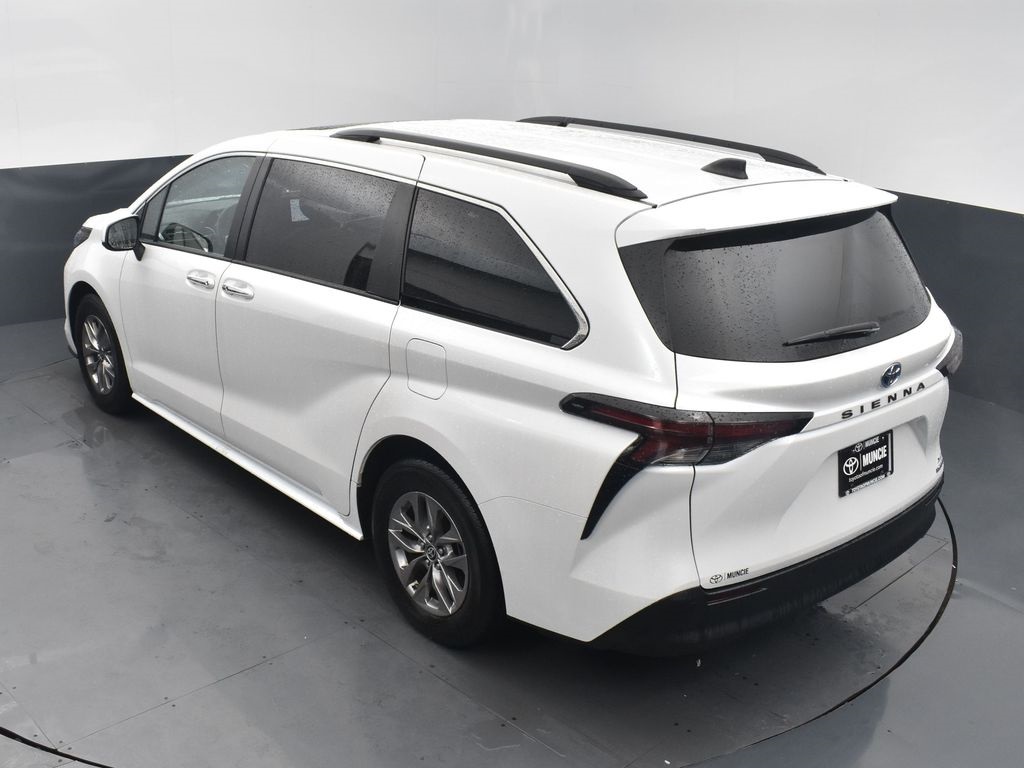 Vehicle image 20 of 61