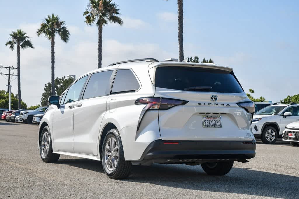 Vehicle image 6 of 28