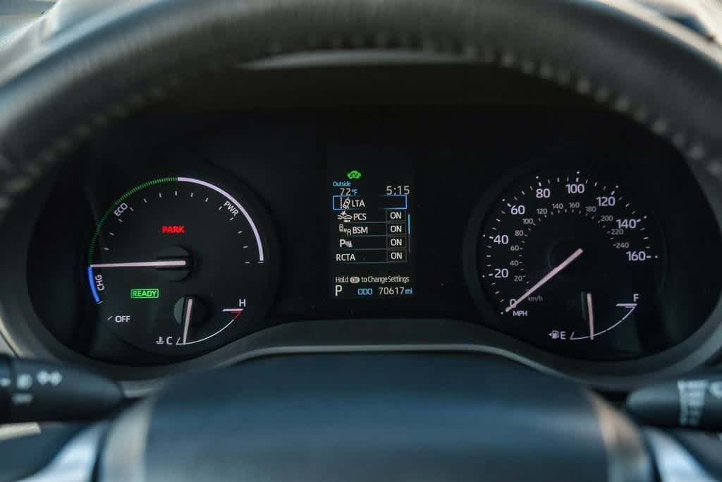 Vehicle image 16 of 28