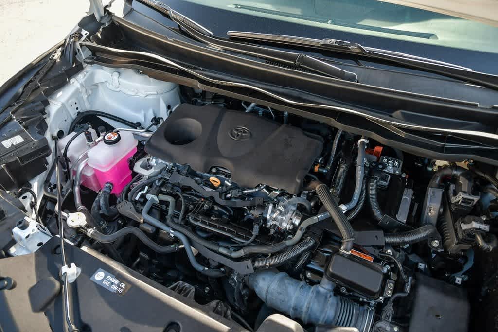 Vehicle image 8 of 28