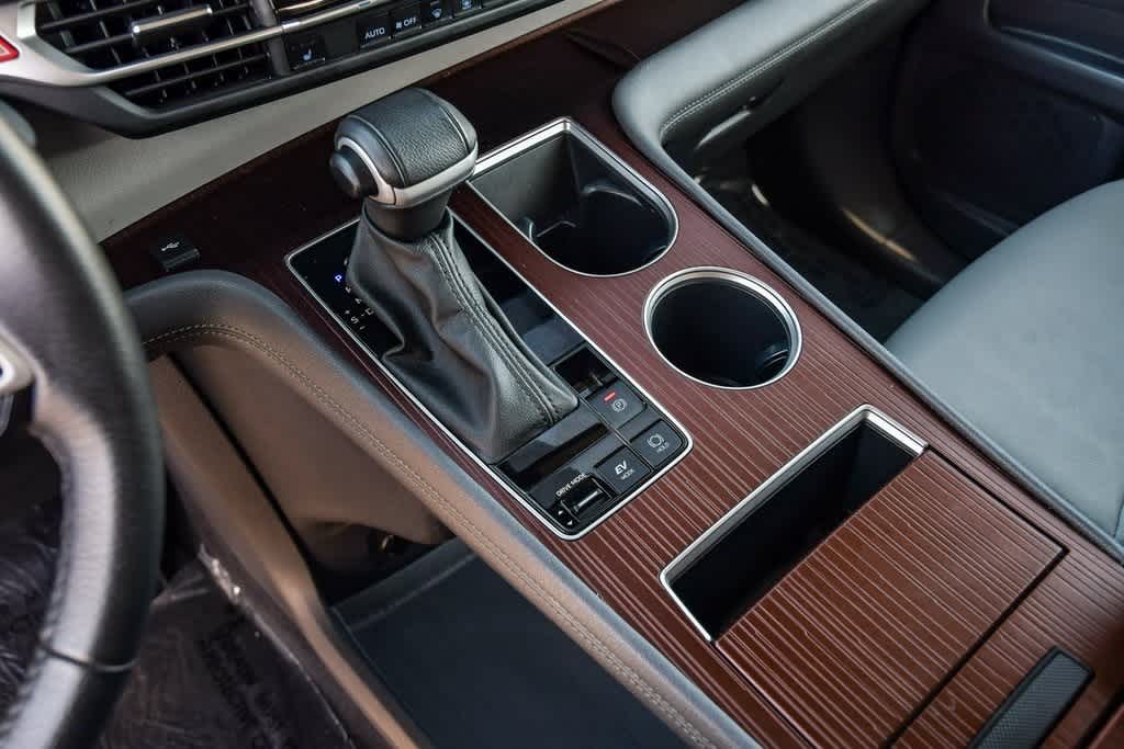 Vehicle image 19 of 28