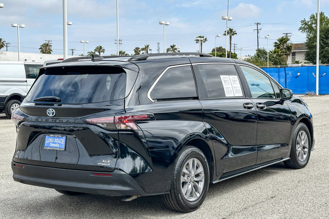 Vehicle image 4 of 27