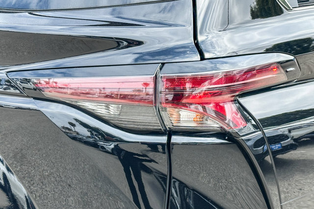 Vehicle image 9 of 27