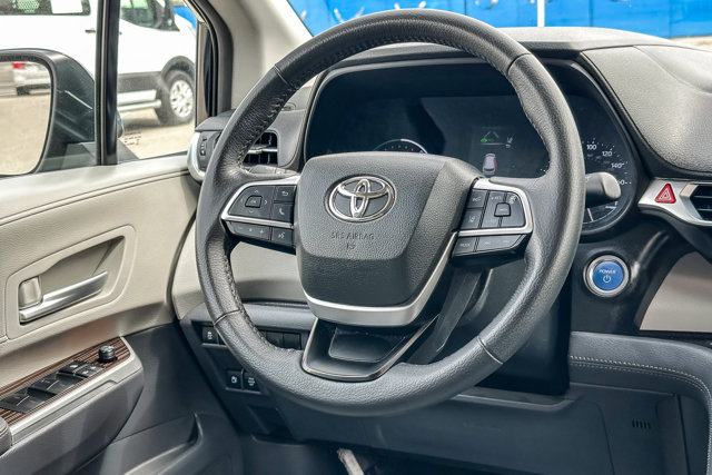 Vehicle image 15 of 27
