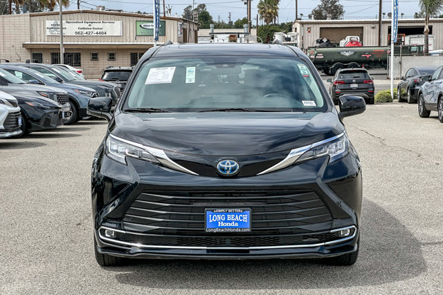 Vehicle image 2 of 27