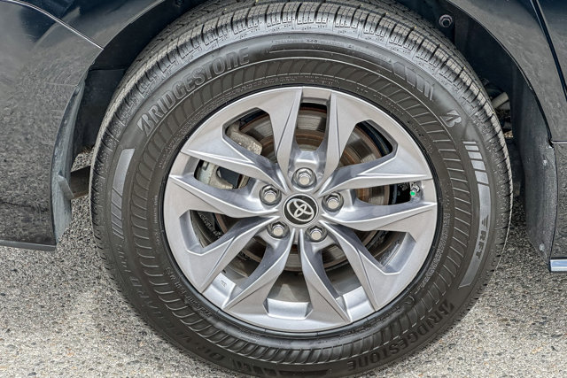 Vehicle image 10 of 27